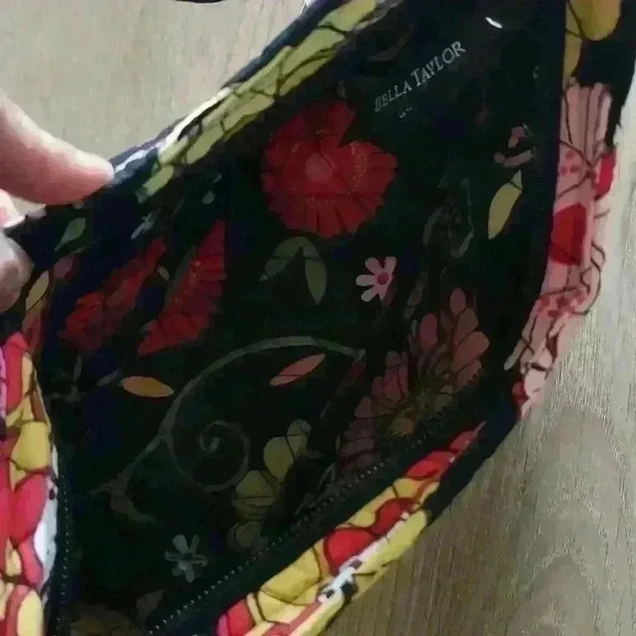 Bella Taylor 💚Cute Colorful Little Purse - Picture 6 of 11